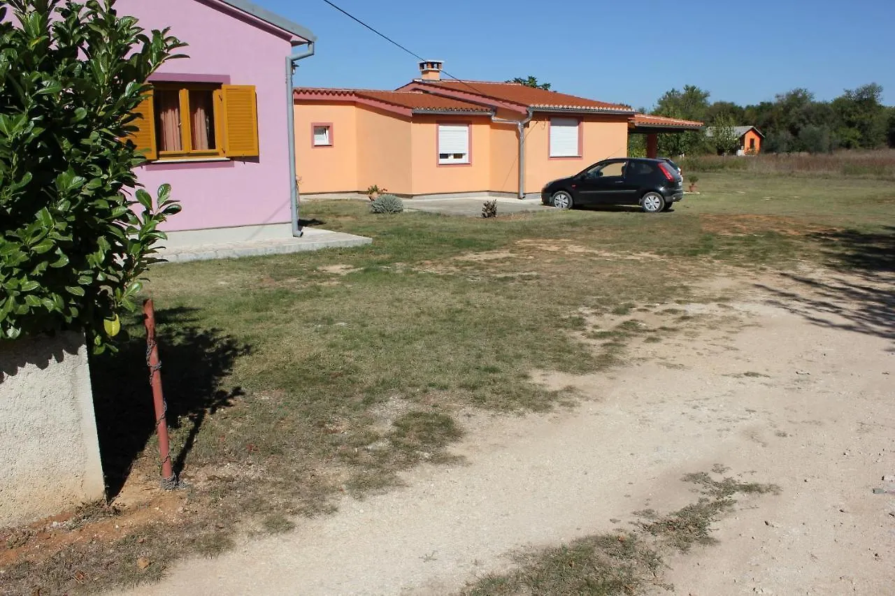 Apartments With A Parking Space Valbandon, Fazana - 7227