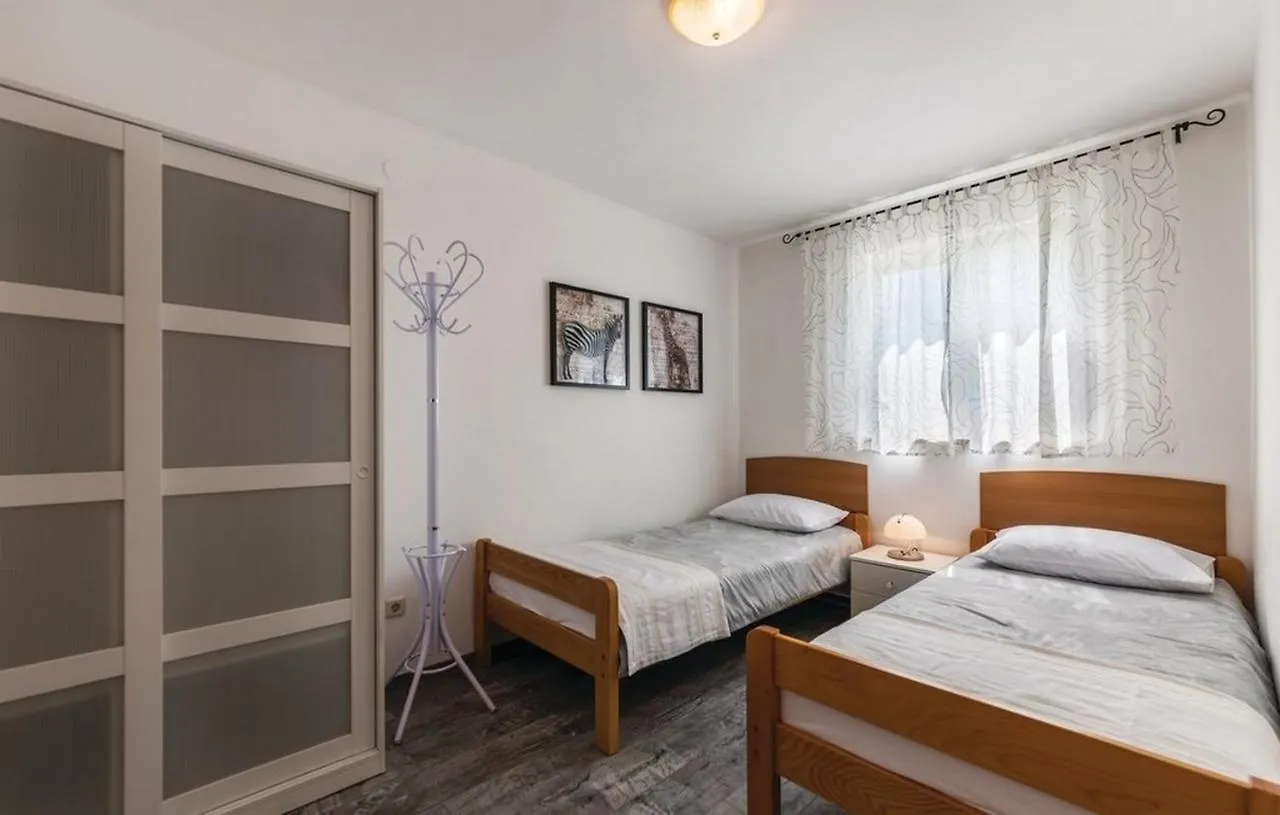 Apartments With A Parking Space Valbandon, Fazana - 7227