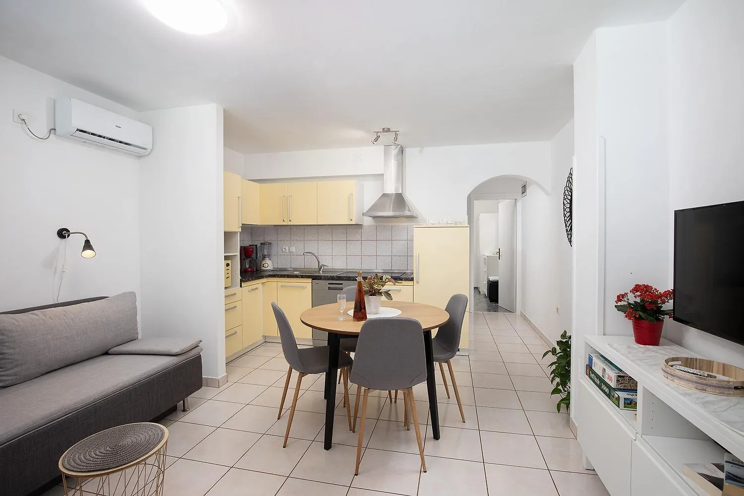 Apartments With A Parking Space Valbandon, Fazana - 7227 קרואטיה