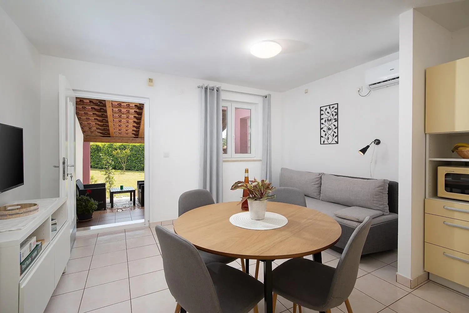 Apartments With A Parking Space Valbandon, Fazana - 7227